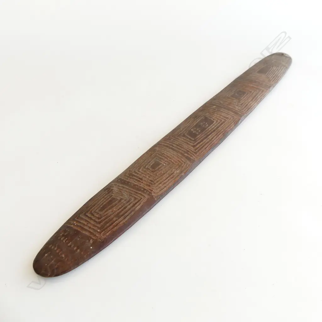 Old 19thC Australian Aboriginal bullroarer, Image 1++